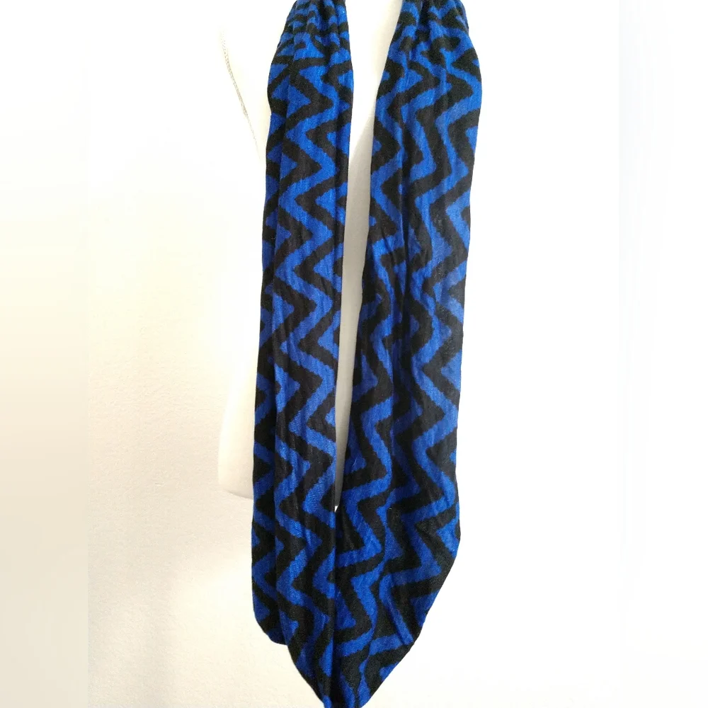 Blue Black Chevron Stripe Infinity Scarf Jersey Knit Stretch Circle Loop Scarf